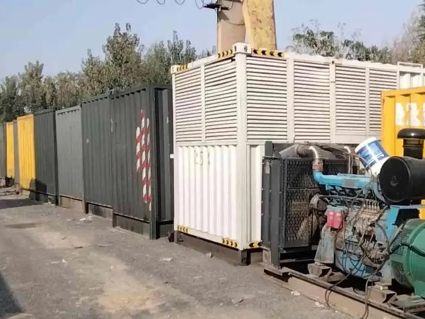 西陵200KW柴油发电机机组每小时油耗是多少？